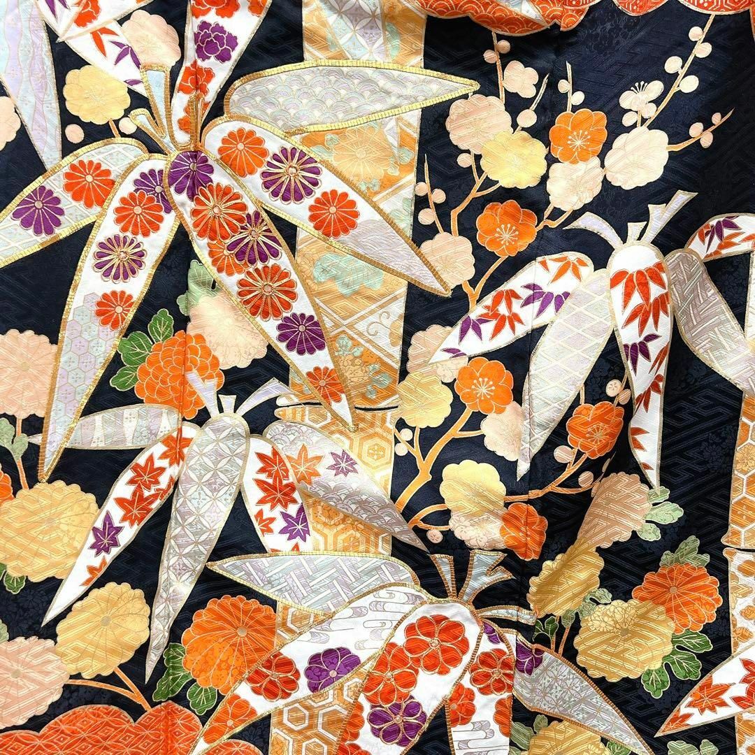 金駒刺繍 竹に様々な花模様の振袖 着物-