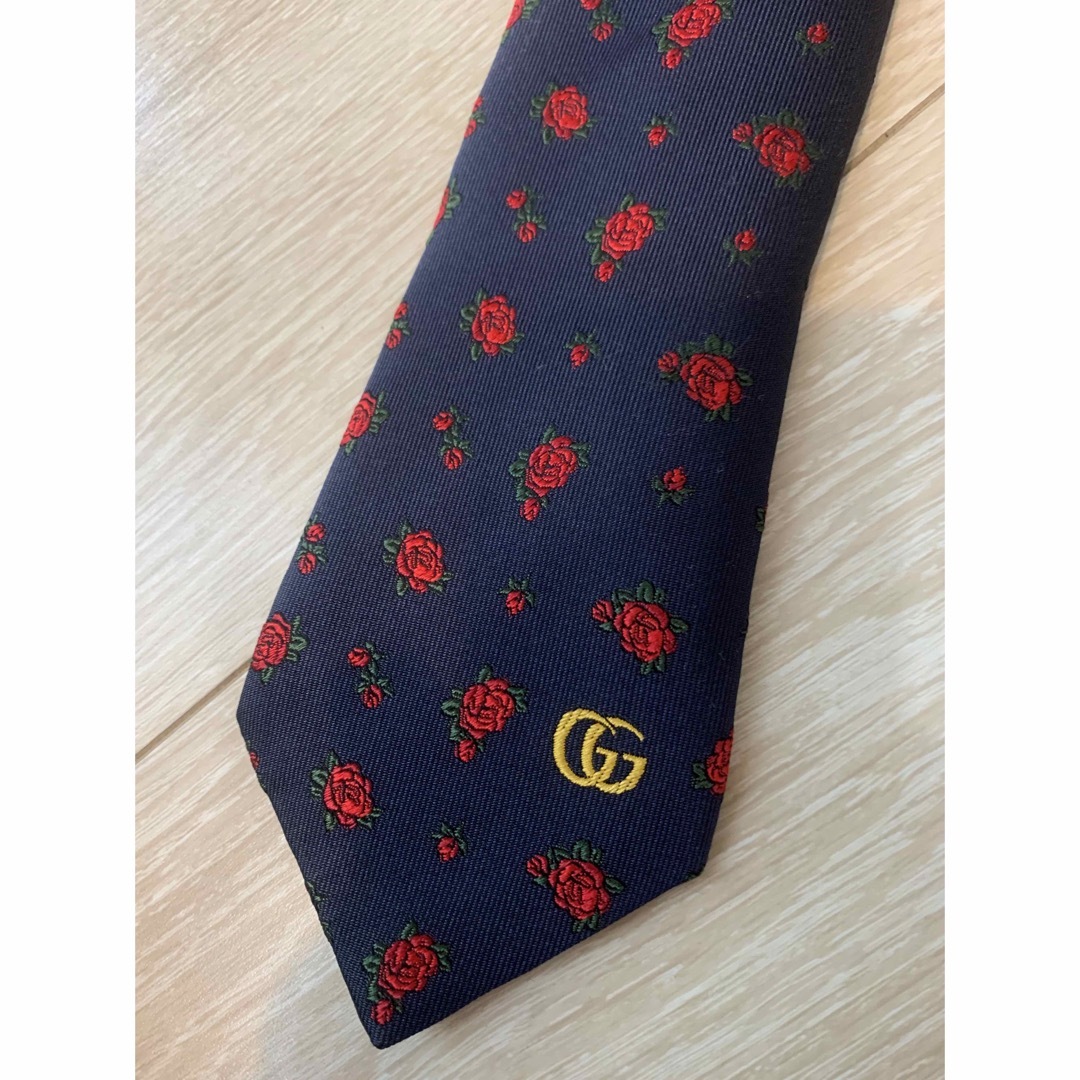 Gucci(グッチ)のGUCCI ネクタイ　花柄 メンズのファッション小物(ネクタイ)の商品写真