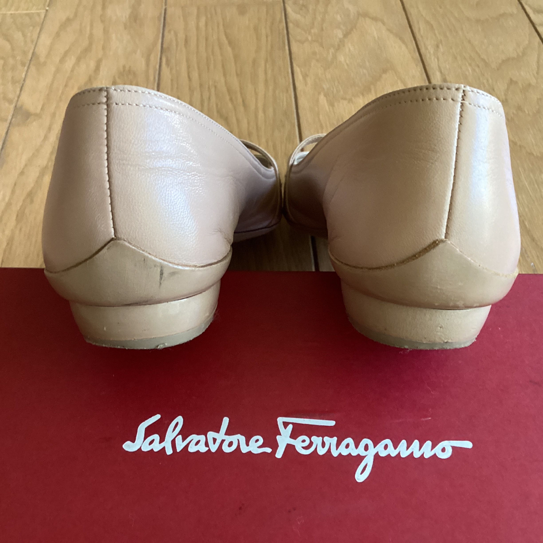 Salvatore Ferragamo(サルヴァトーレフェラガモ)のフェラガモ　オードリー　パンプス　バレエシューズ　ストラップシューズ　 レディースの靴/シューズ(バレエシューズ)の商品写真