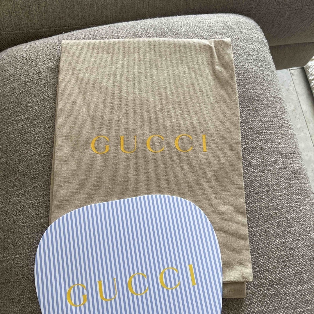 Gucci(グッチ)のGUCCI うちわ エンタメ/ホビーのコレクション(ノベルティグッズ)の商品写真