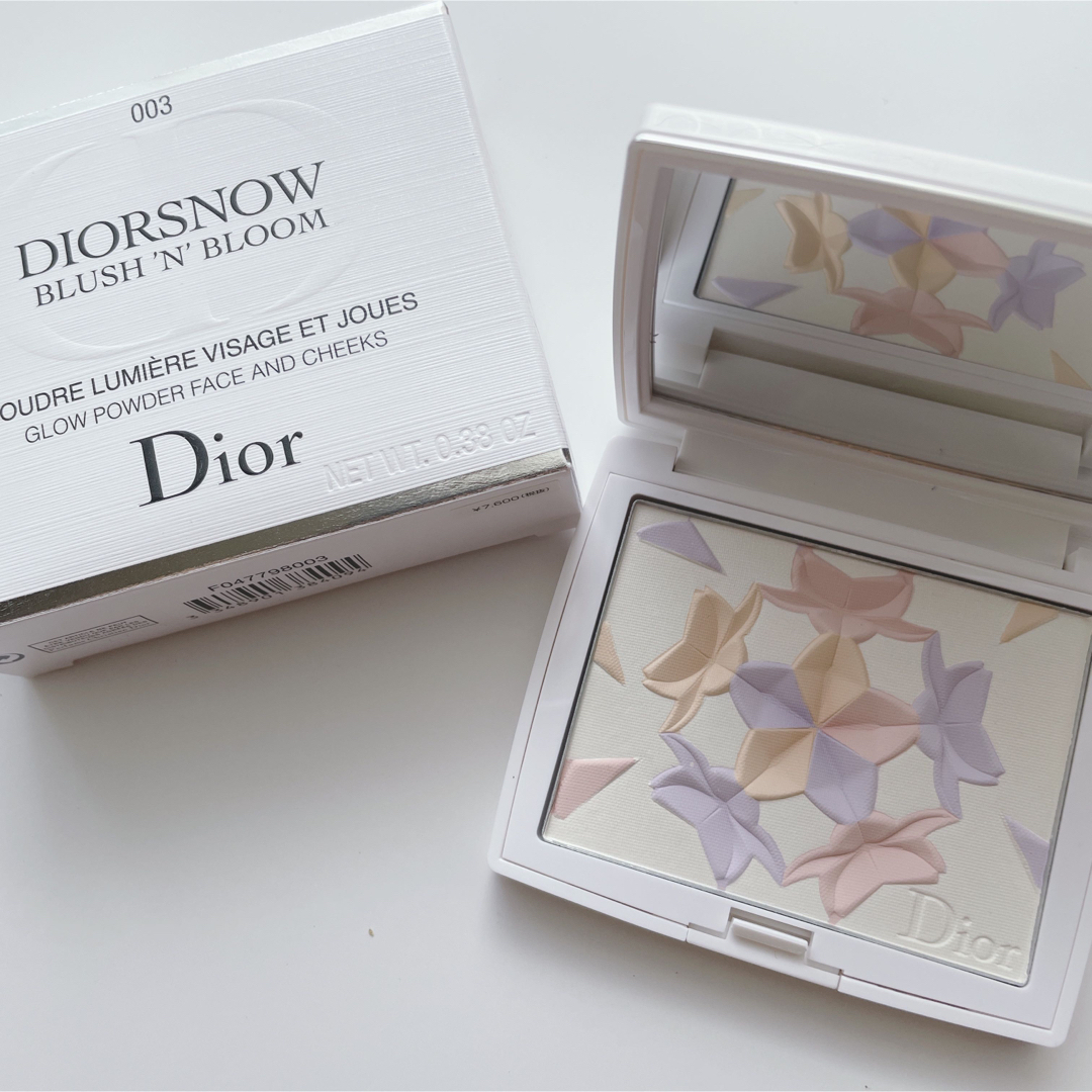 Dior(ディオール)の未使用DIORディオールフェイスパウダー&チーク003 コスメ/美容のベースメイク/化粧品(フェイスパウダー)の商品写真