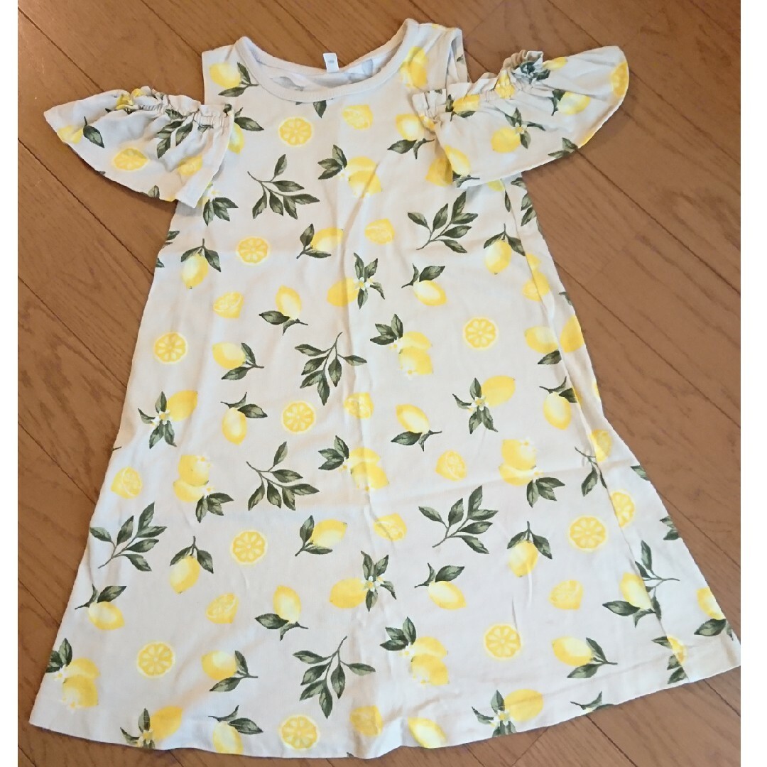 GU(ジーユー)のGU レモン柄ワンピース キッズ/ベビー/マタニティのキッズ服女の子用(90cm~)(ワンピース)の商品写真