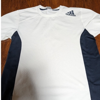 アディダス(adidas)のアディダス　Tシャツ　スポーツウェア　Lサイズ(ウェア)