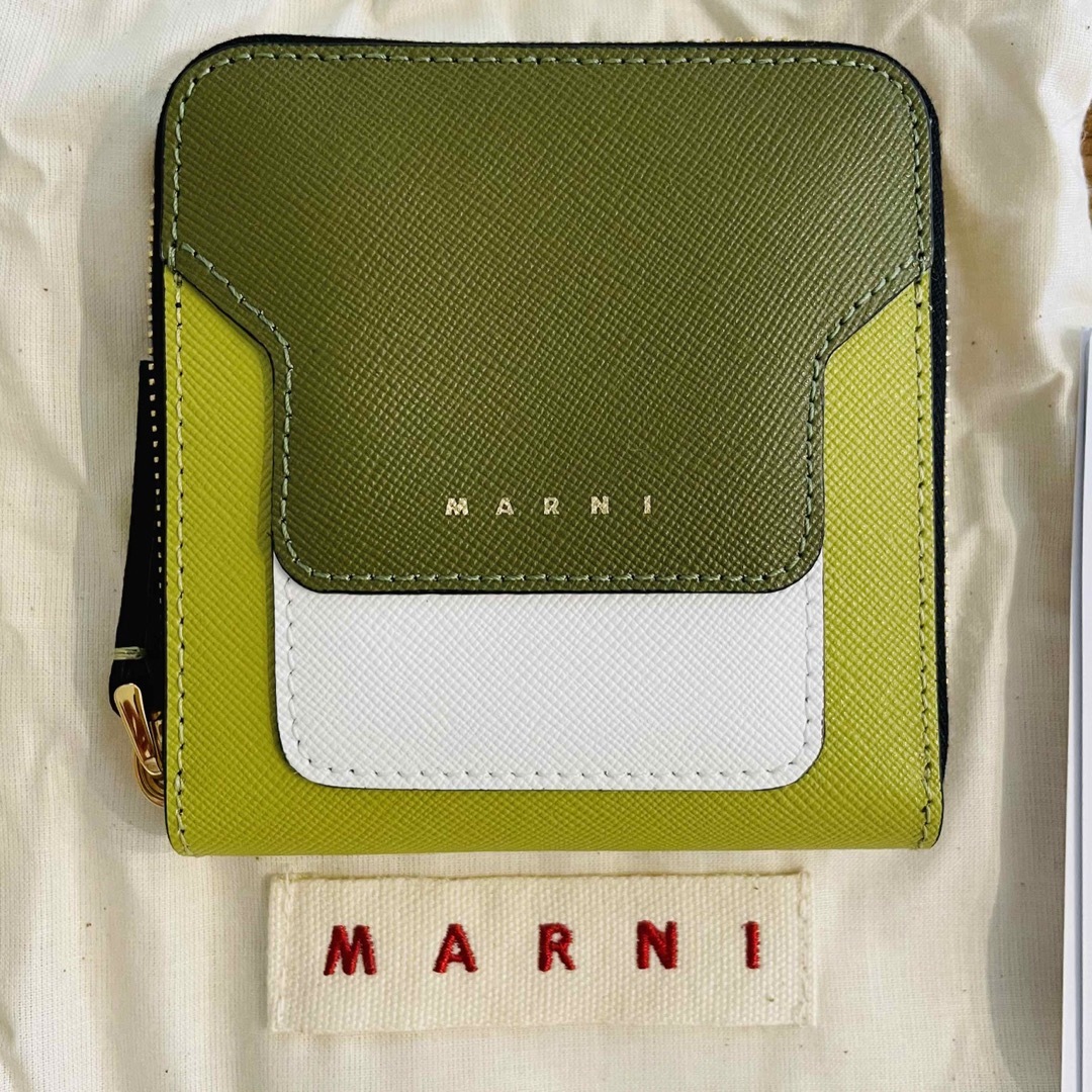 新品マルニ 二つ折り財布 コンパクト財布 グリーン マルチ MARNI - 財布