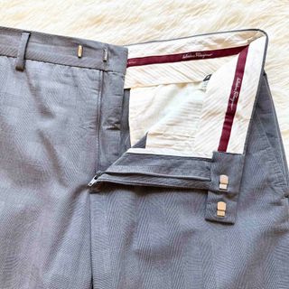 直売卸値 Salvatore Ferragamo ウールタックスラックス 黒/W460