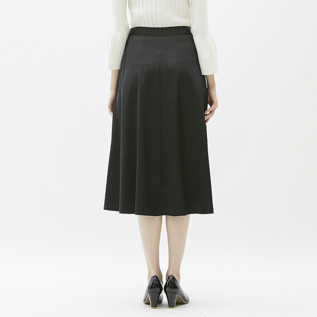 GU(ジーユー)の☆GU サテンスカート 黒☆ レディースのスカート(ロングスカート)の商品写真