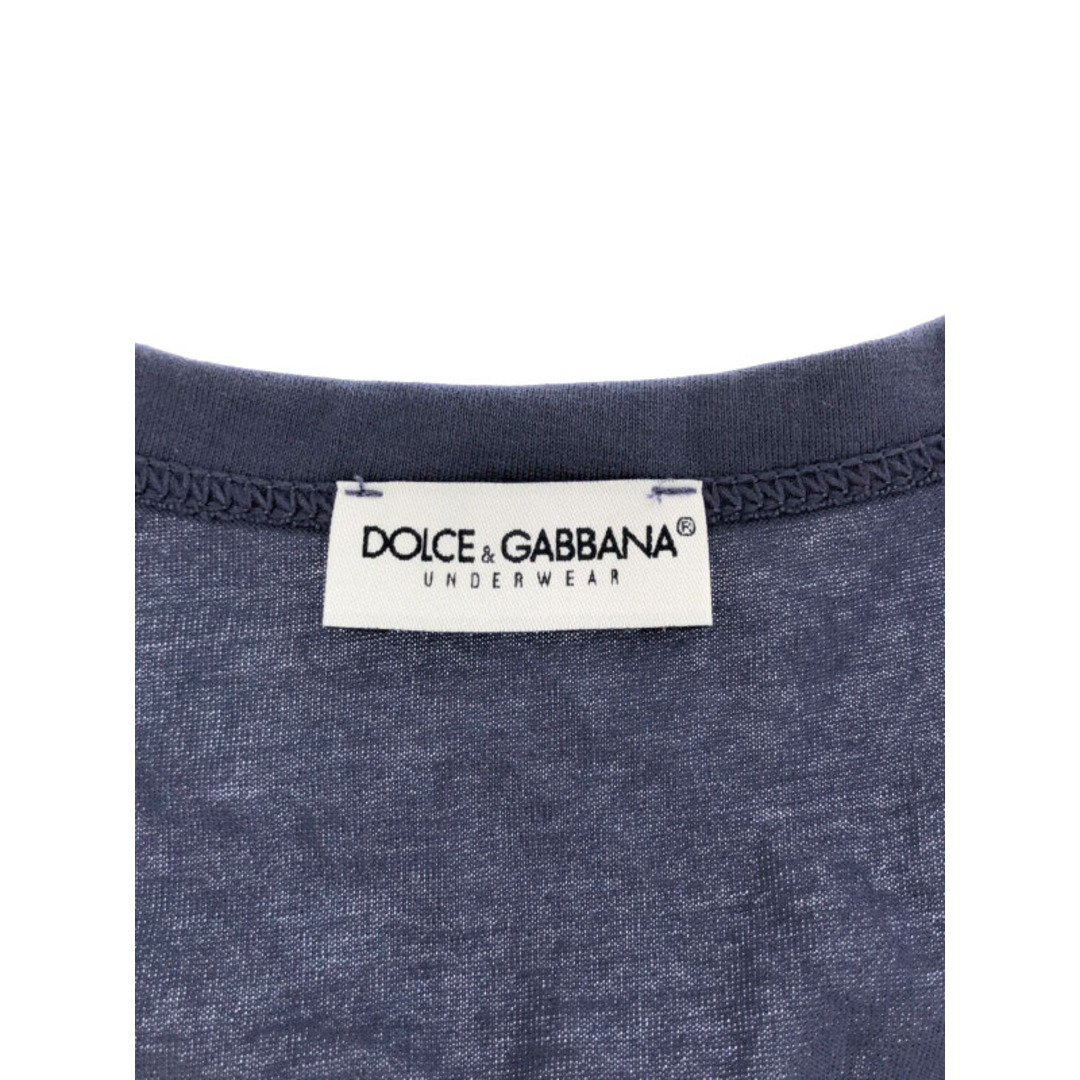 DOLCE&GABBANA(ドルチェアンドガッバーナ)のDOLCE&GABBANA 襟元ロゴ刺繍VネックTシャツ メンズのトップス(Tシャツ/カットソー(半袖/袖なし))の商品写真