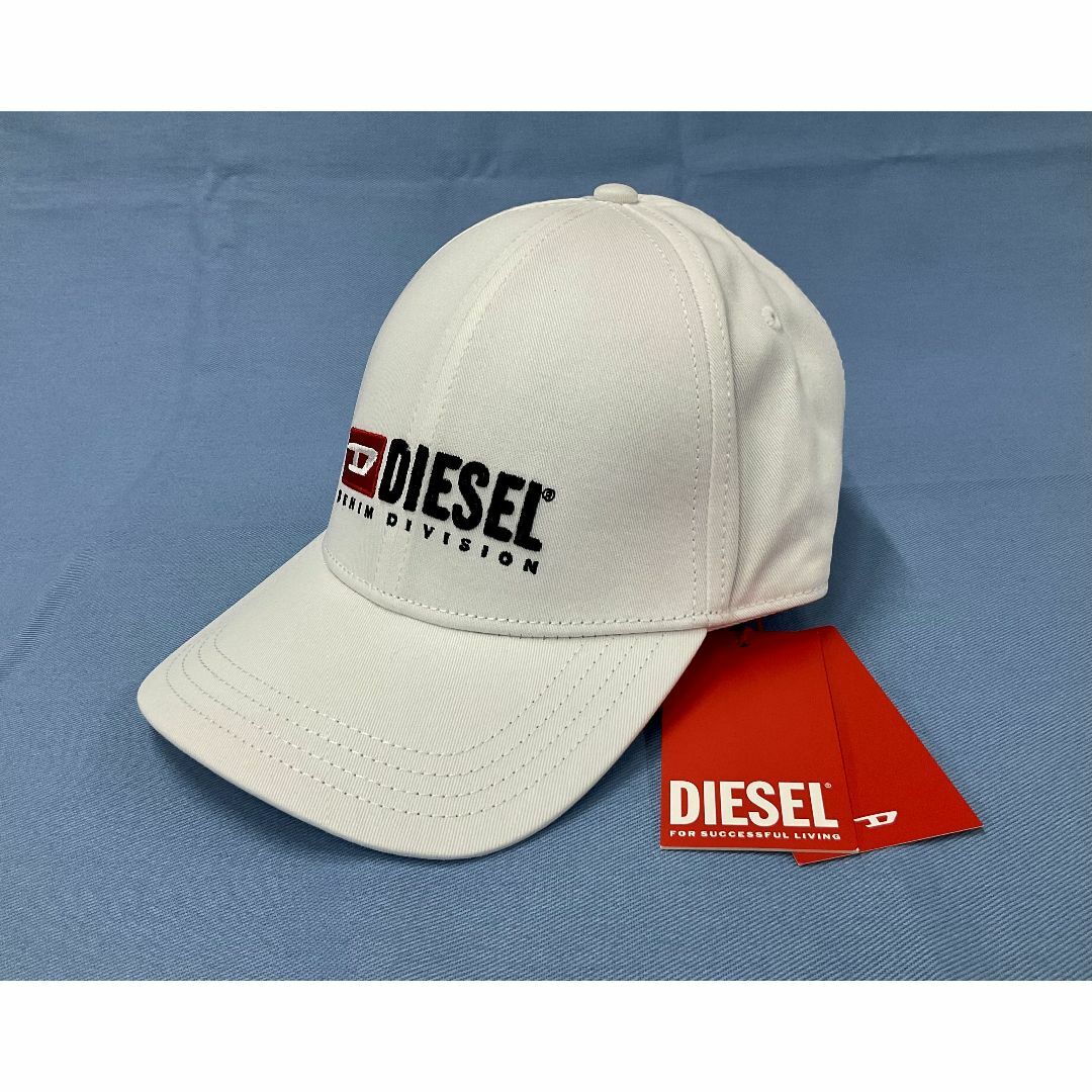 DIESEL(ディーゼル)のディーゼル　ロゴ キャップ 2123　ホワイト　新品 タグ付　A03699 メンズの帽子(キャップ)の商品写真