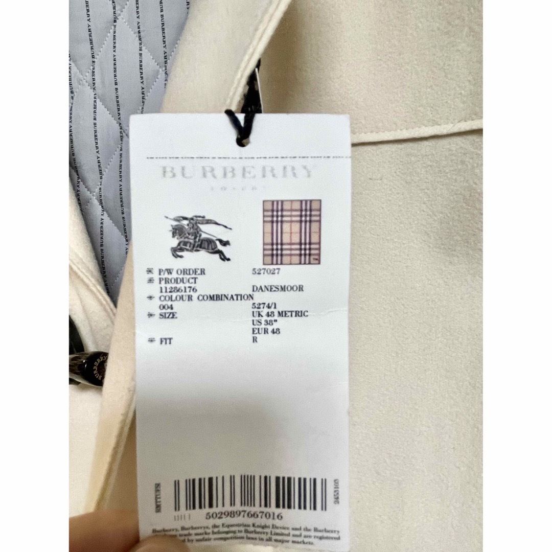 BURBERRY(バーバリー)の新品未使用 BURBERRY ダッフルコート ホワイト メンズのジャケット/アウター(ダッフルコート)の商品写真