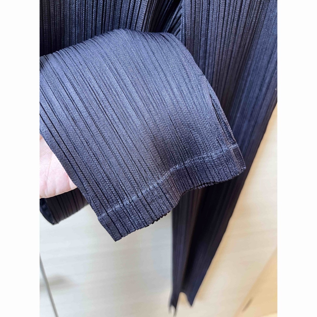 PLEATS PLEASE ISSEY MIYAKE(プリーツプリーズイッセイミヤケ)の美品　プリーツプリーズ　ボトムス　サイズ2 レディースのパンツ(カジュアルパンツ)の商品写真