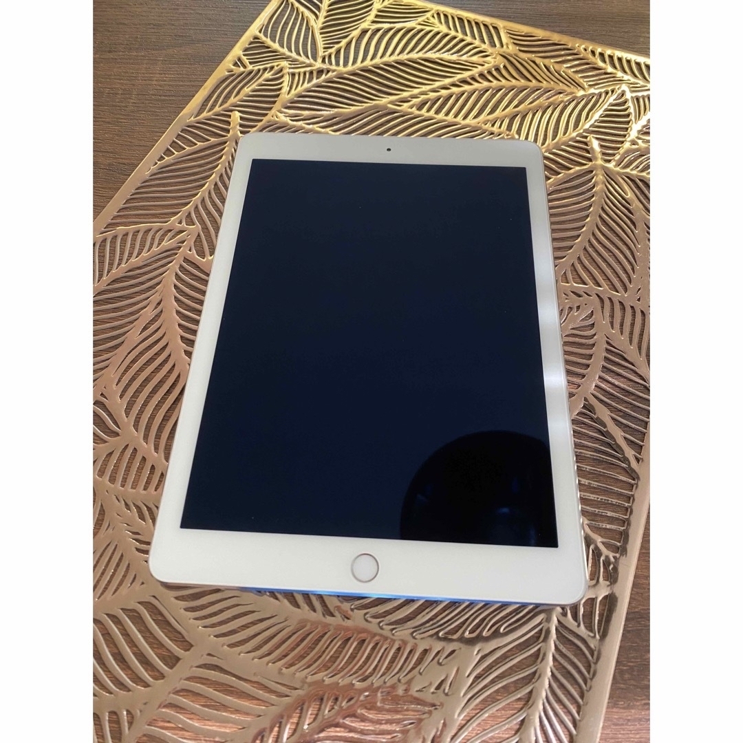 Apple iPad Air2 Wi-Fiモデル 32GB シルバー  美品 2