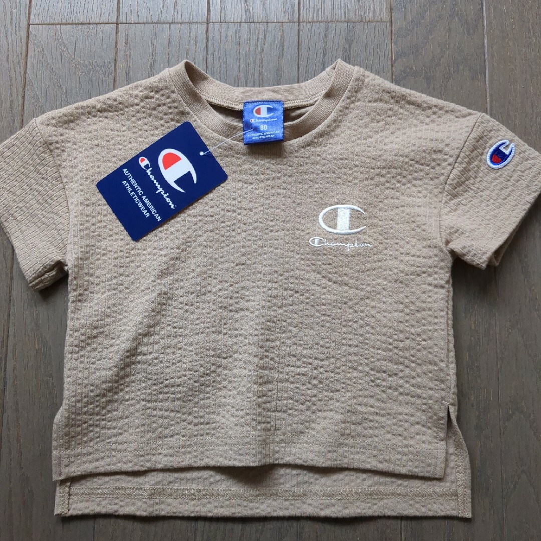 Champion(チャンピオン)の【新品未使用】Champion　ベビー　Tシャツ　８０センチ キッズ/ベビー/マタニティのベビー服(~85cm)(Ｔシャツ)の商品写真