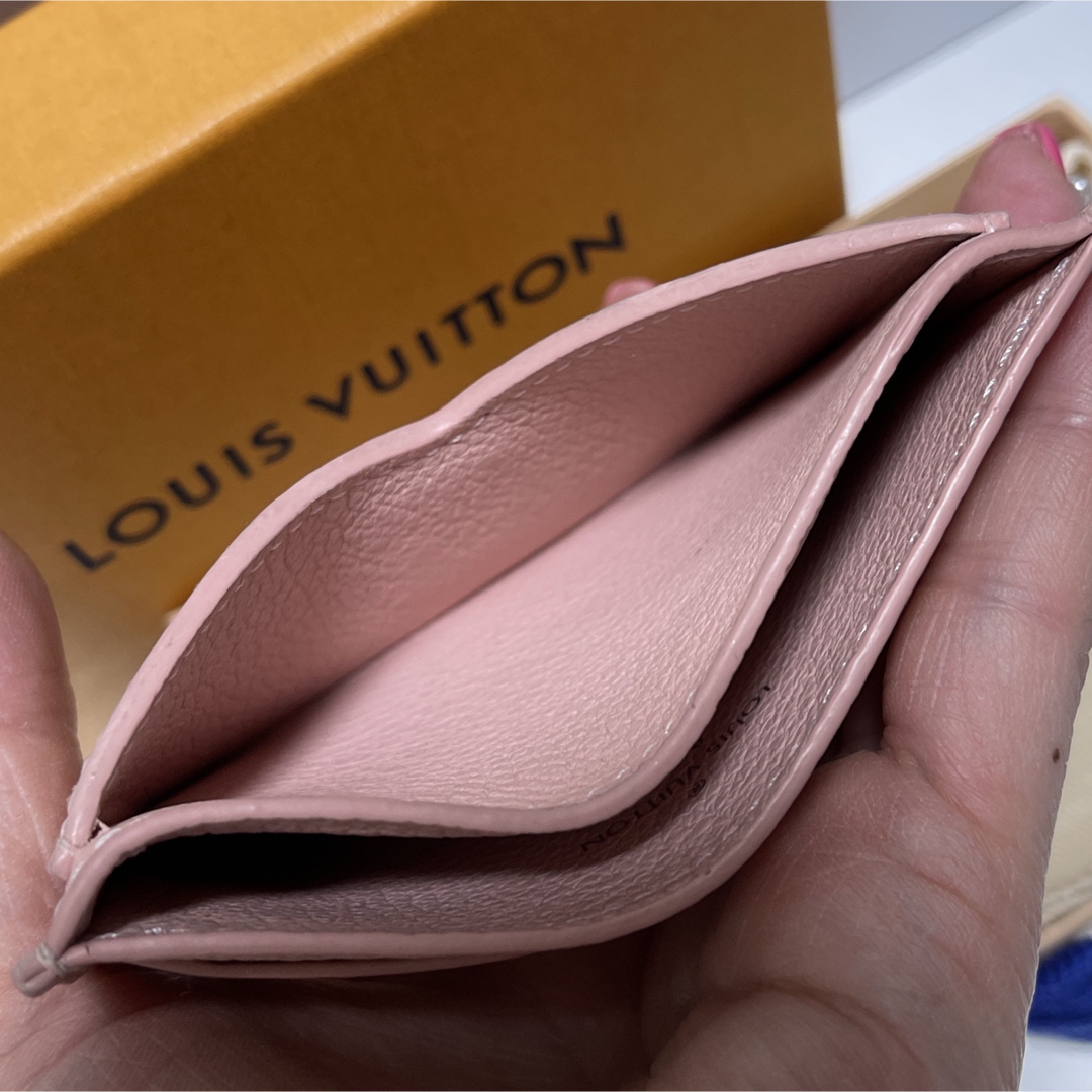 LOUIS VUITTON(ルイヴィトン)の【Louis Vuitton 】ポルト・カルト・ロックミー☆現行モデル☆人気商品 レディースのファッション小物(パスケース/IDカードホルダー)の商品写真