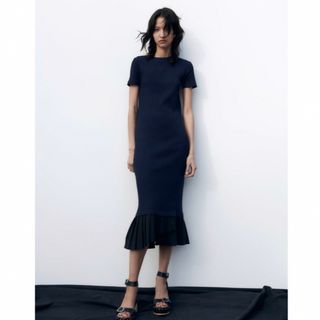 ザラ(ZARA)のzara プリーツヘムワンピース　S(ひざ丈ワンピース)