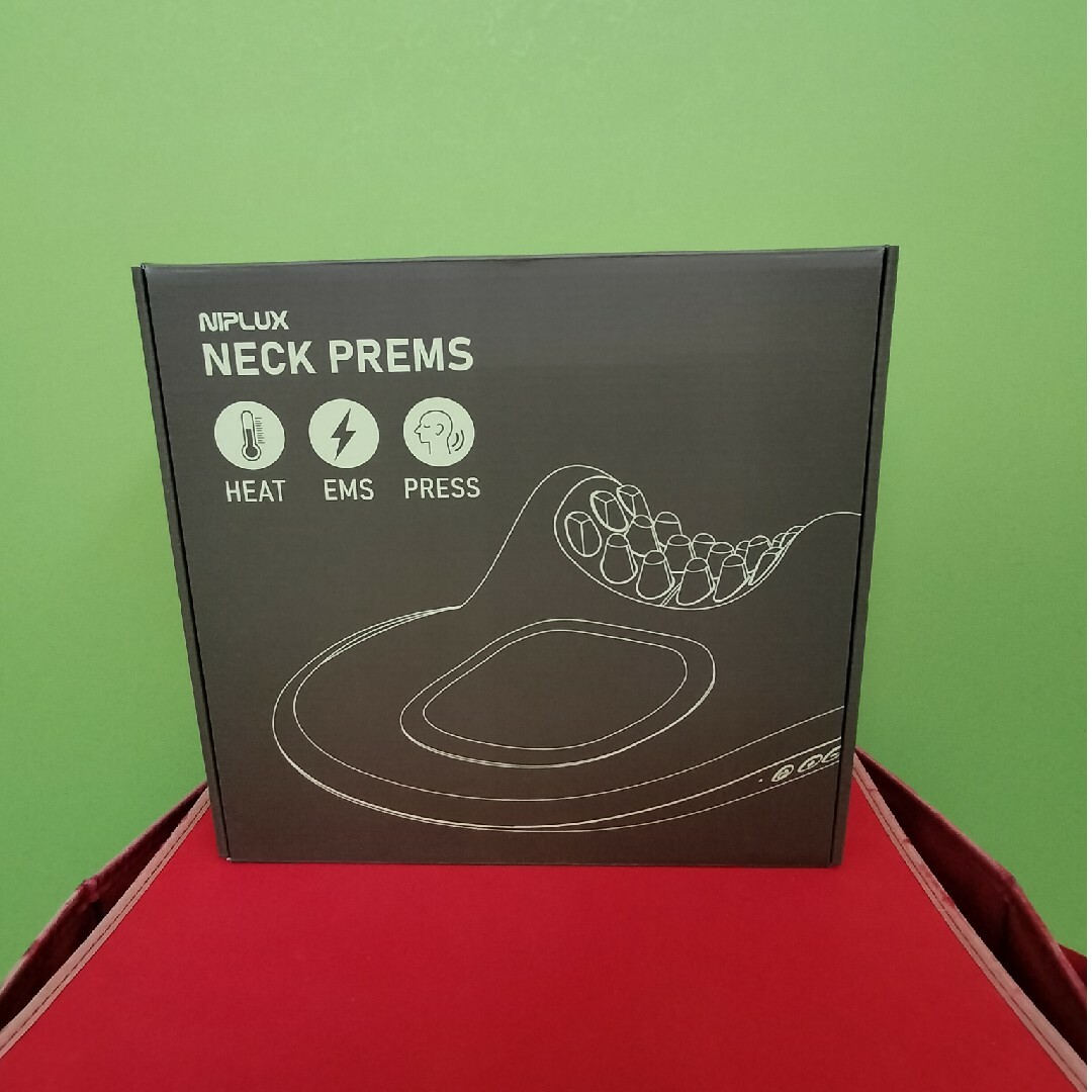 【みちのすけ様専用】NIPLUX　NECK PREMS(ネックプレミス） スマホ/家電/カメラの美容/健康(マッサージ機)の商品写真