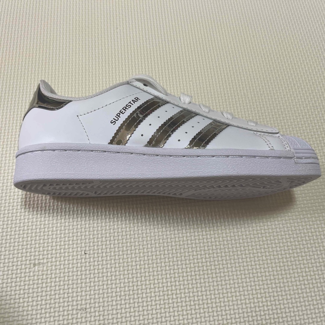 adidas(アディダス)のadidas SUPERSTAR  レディース スニーカー レディースの靴/シューズ(スニーカー)の商品写真