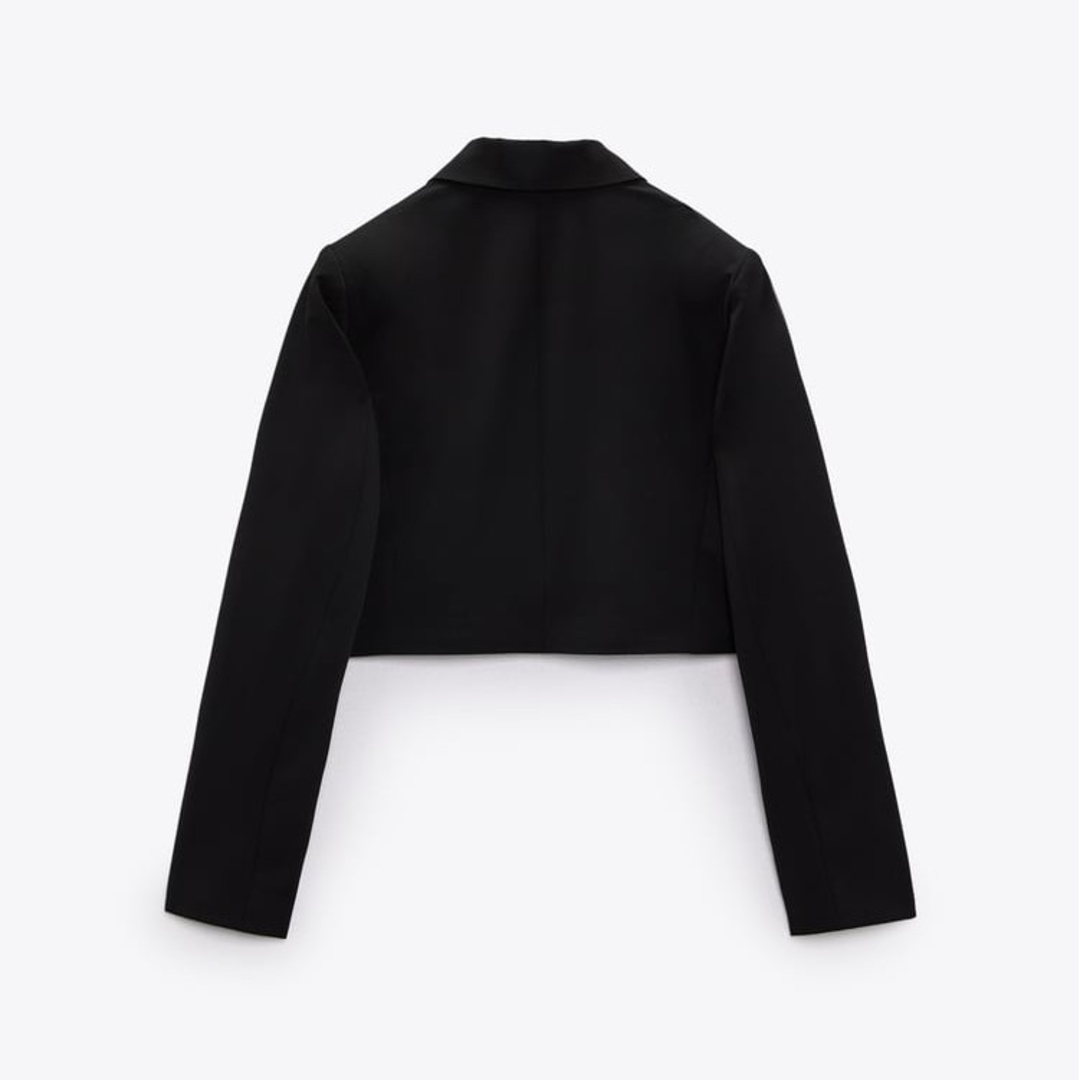 ZARA - ZARA クロップド ブレザー Mサイズ ブラックの通販 by ZARA - ZARA クロップド ブレザー Mサイズ ブラックの通販 by