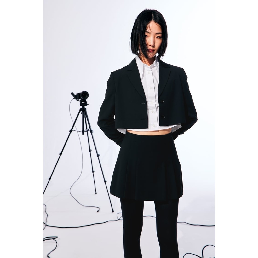 ZARA - ZARA クロップド ブレザー Mサイズ ブラックの通販 by ZARA - ZARA クロップド ブレザー Mサイズ ブラックの通販 by