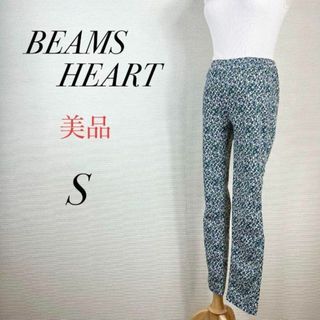 ビームス(BEAMS)の美品　ビームス　花柄スキニーパンツ　ウエストゴム◎ ストレッチ　カジュアル(カジュアルパンツ)