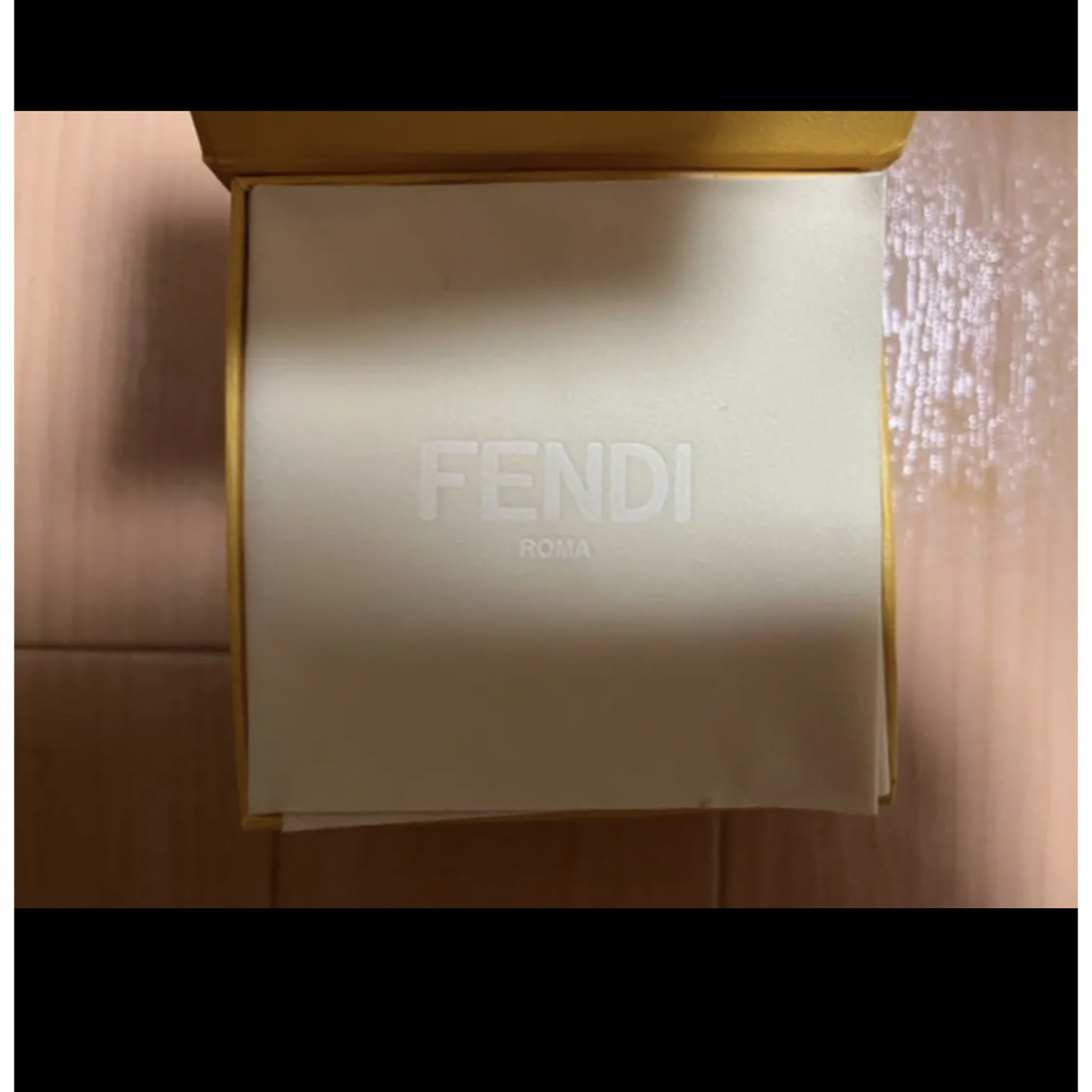 FENDI(フェンディ)の※本日再値下げ　FENDIフェンディブレスレット　美品 レディースのアクセサリー(ブレスレット/バングル)の商品写真