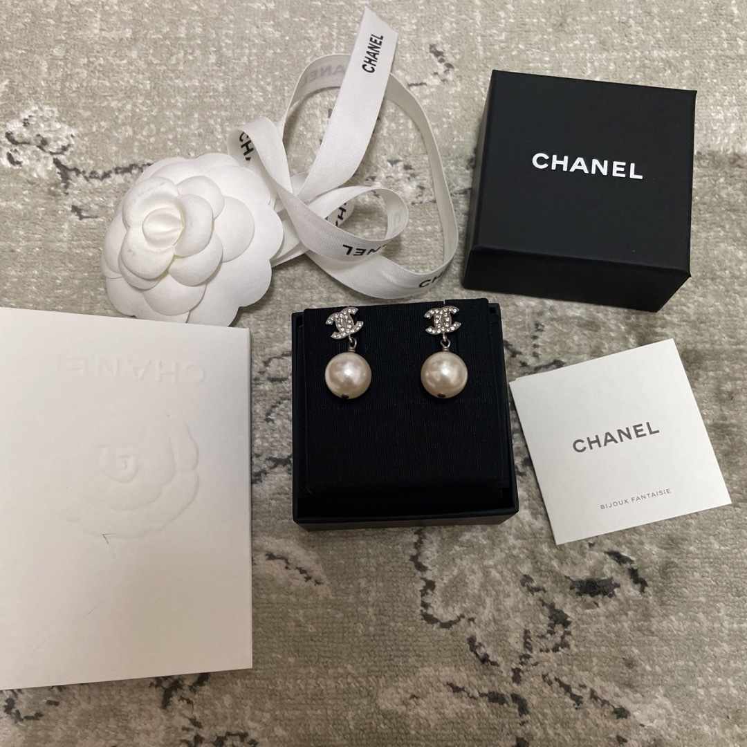 CHANEL パールピアス