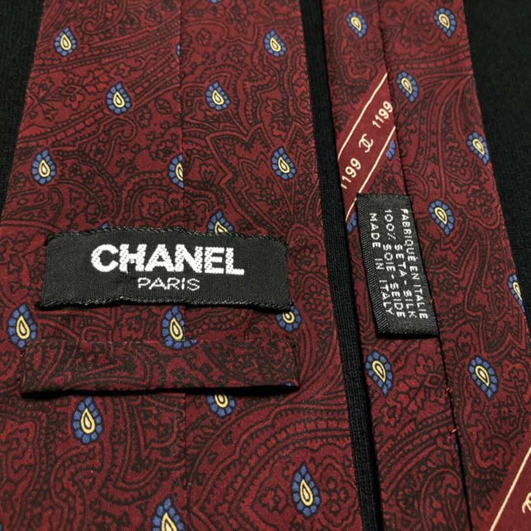 CHANEL(シャネル)のシャネル ロゴペイズリー ワインレッド ネクタイ ココマーク A105-R03 メンズのファッション小物(ネクタイ)の商品写真