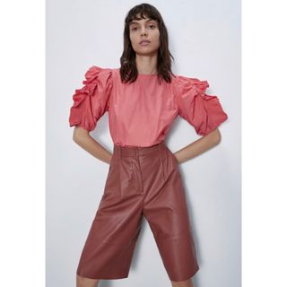 ザラ(ZARA)の新品☆ZARA ザラ フリル付きトップス Barbie バービー(シャツ/ブラウス(半袖/袖なし))