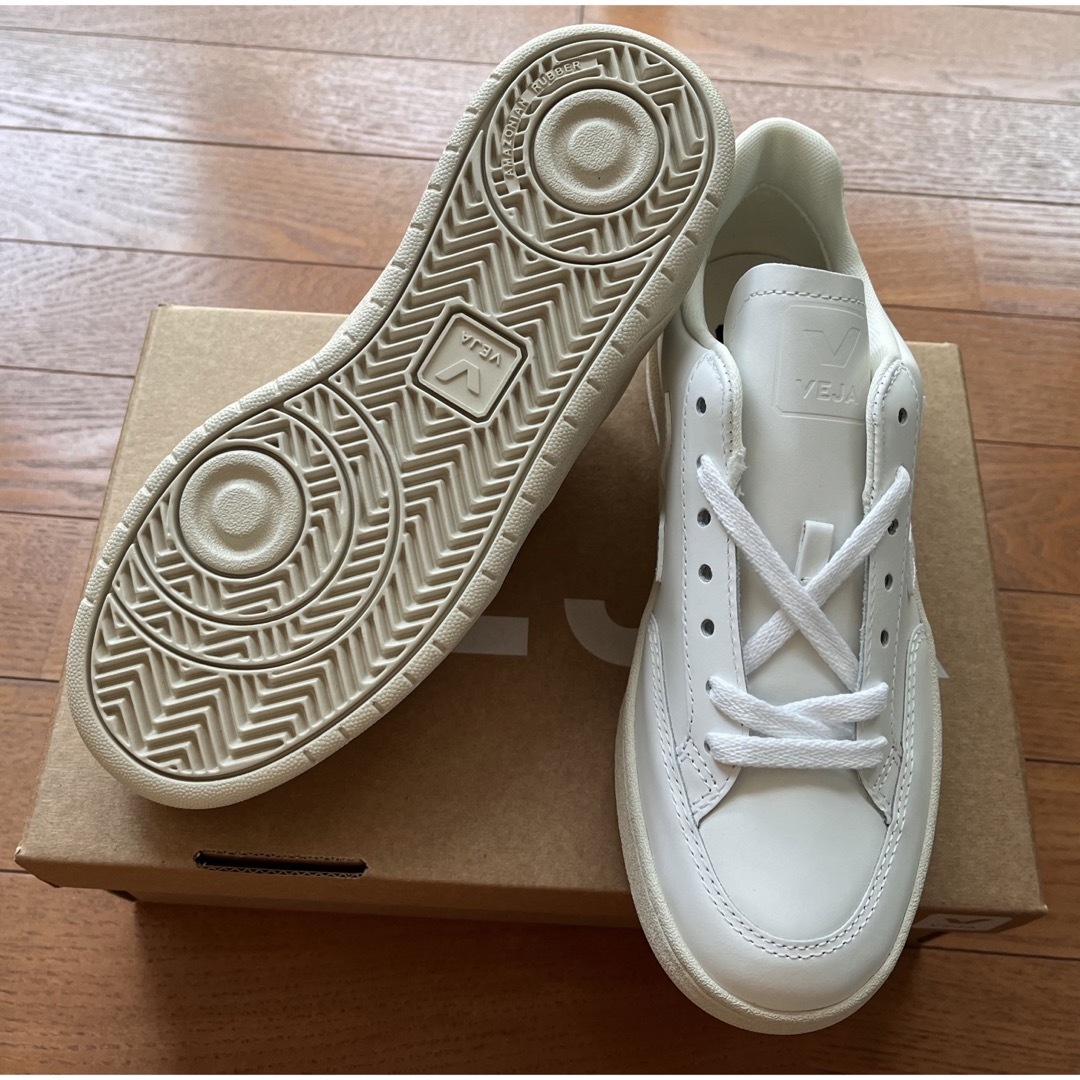 タンタン購入 VEJA レザースニーカー