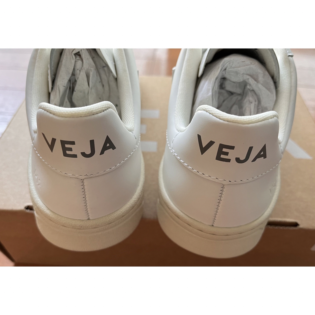 新品　VEJA（ヴェジャ） V-10 モデル　貴重トリコロールカラー