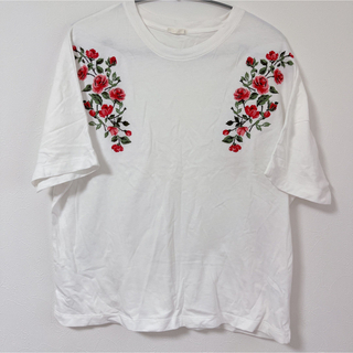 GU Tシャツ バラ 刺繍Tシャツ(Tシャツ(半袖/袖なし))
