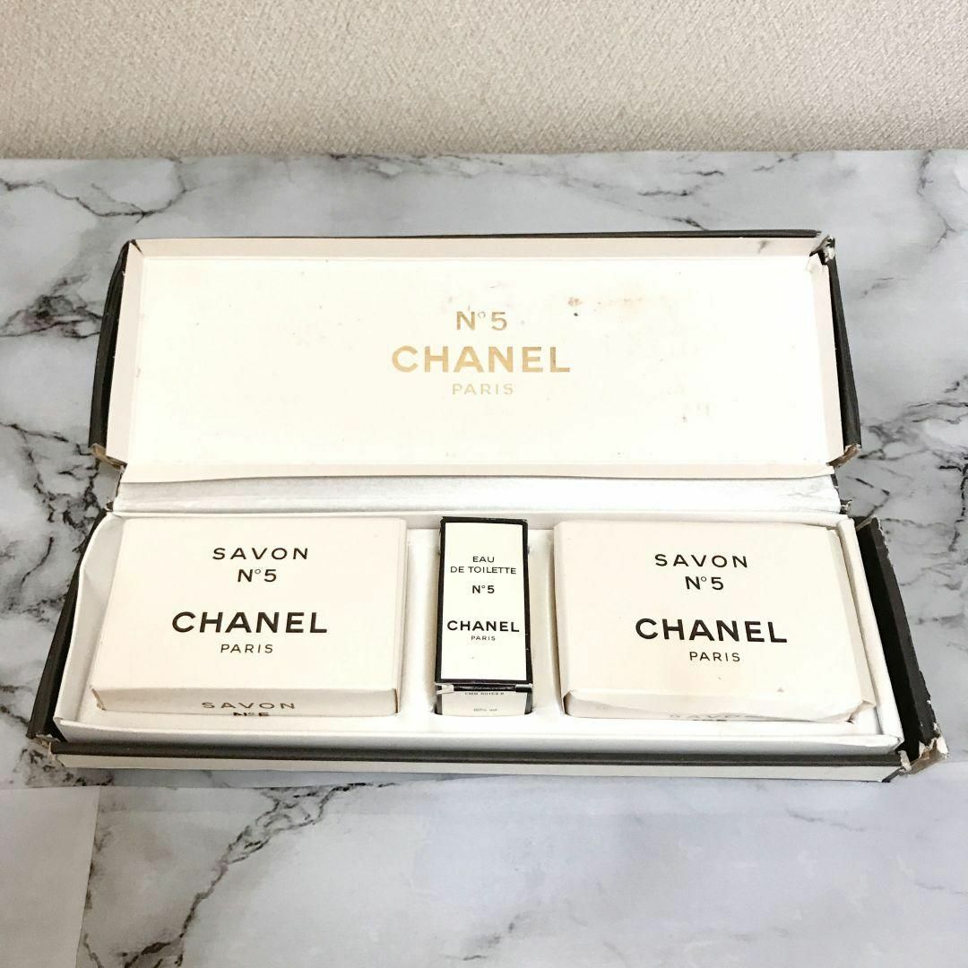 CHANEL(シャネル)の未使用　シャネル　CHANEL　No.5 石鹸&香水セット　サヴォン　ミニ香水 コスメ/美容のボディケア(その他)の商品写真