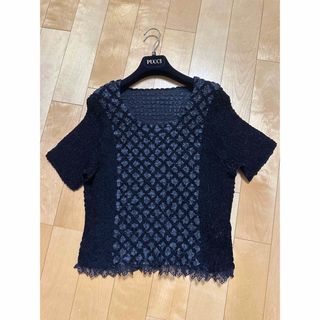 ユキトリイインターナショナル(YUKI TORII INTERNATIONAL)のユキトリイ　Gプリーツ半袖シャツ　黒色(Tシャツ(半袖/袖なし))