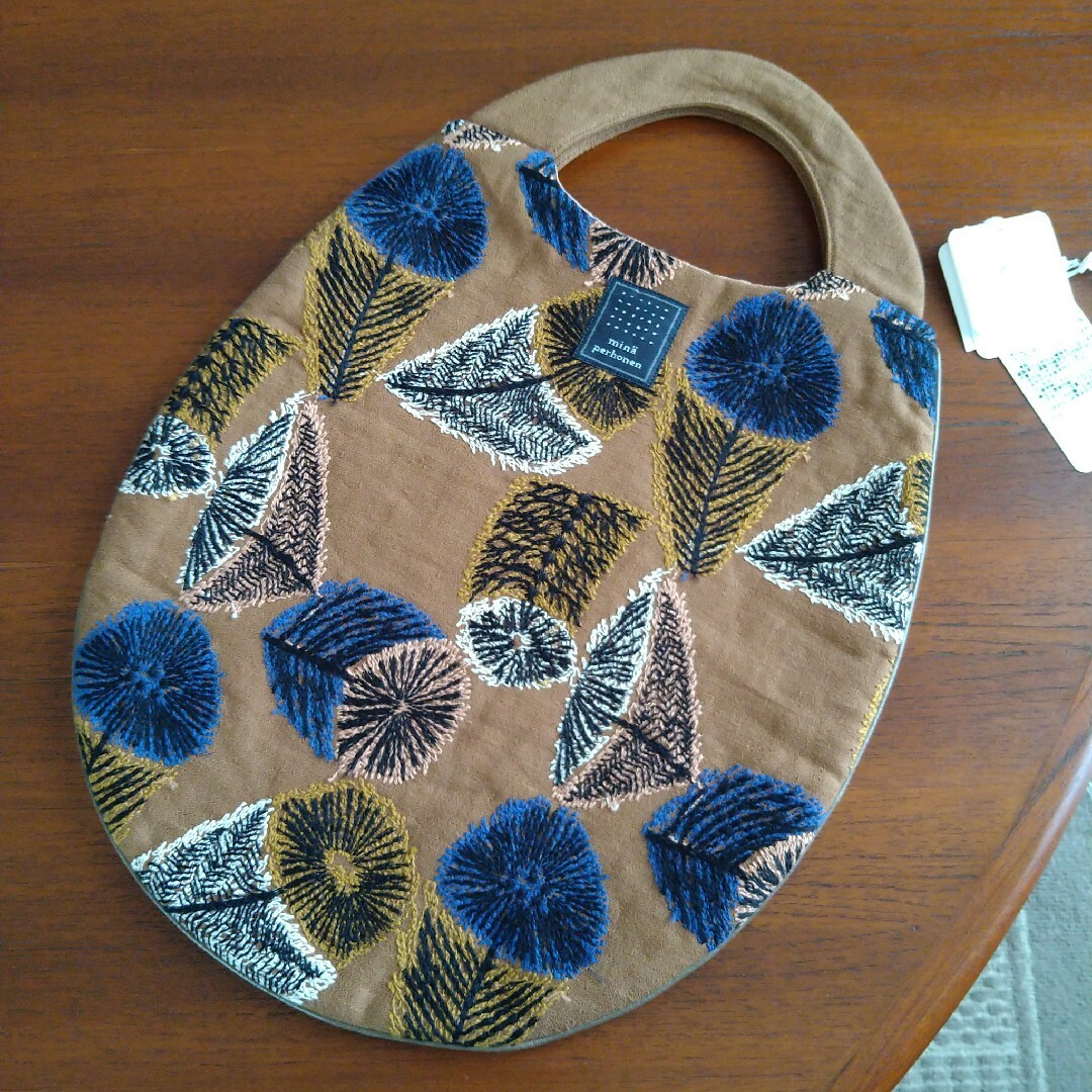 mina perhonen(ミナペルホネン)の【タグ付き】mina perhonen / ハナノミ egg bag レディースのバッグ(ハンドバッグ)の商品写真