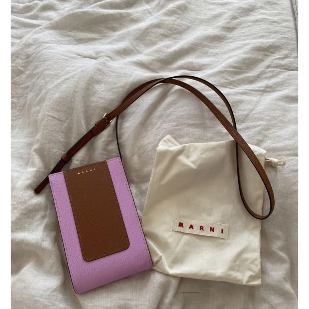 スマホケース新品！未使用品(^^)   MARNI モバイルケース