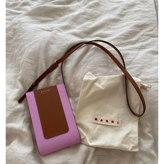 値下げ　新品　MARNI マルニ　スマホケース　iPhoneケース　ショルダー