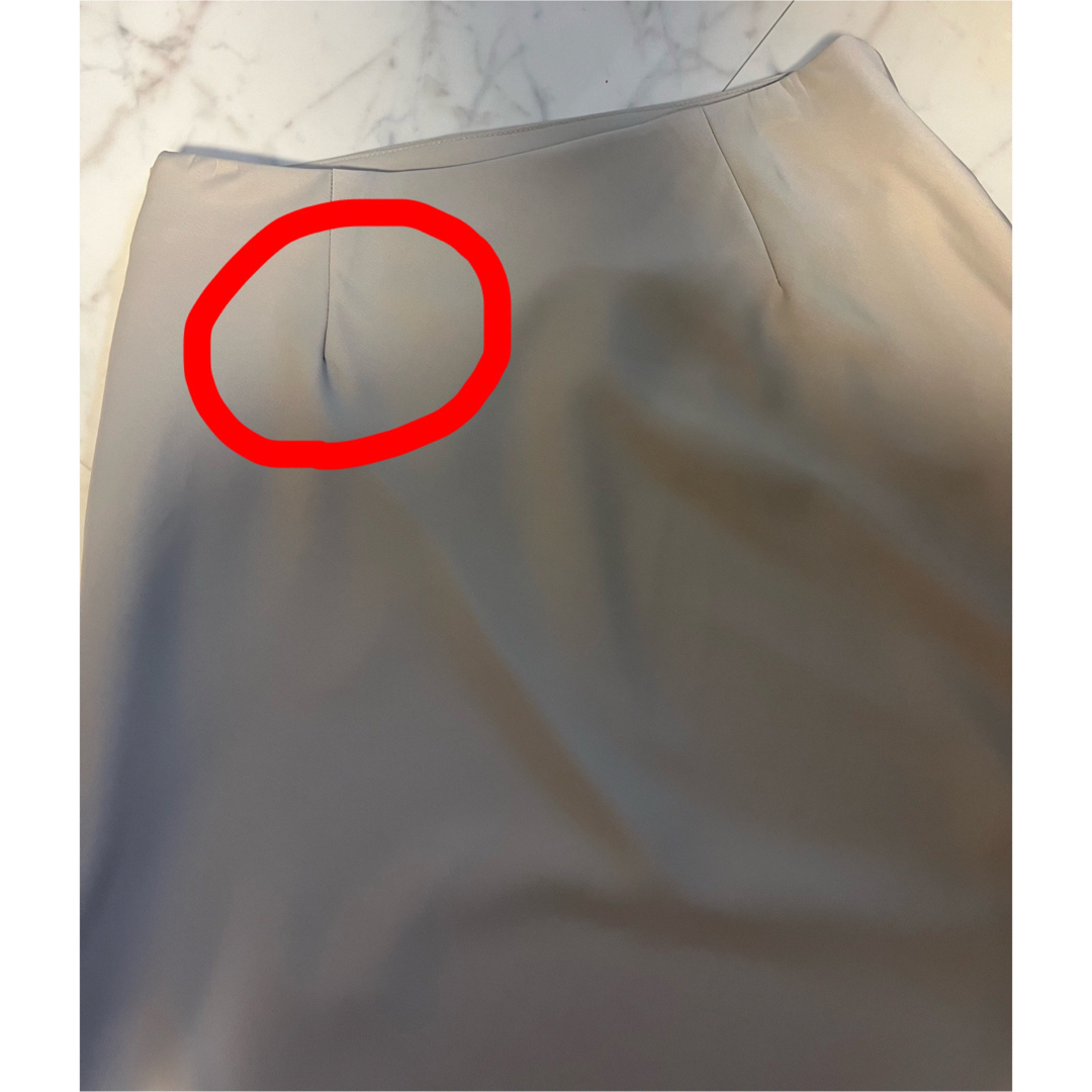 UNIQLO(ユニクロ)のUNIQLO ナローフレアサテンスカート レディースのスカート(ひざ丈スカート)の商品写真