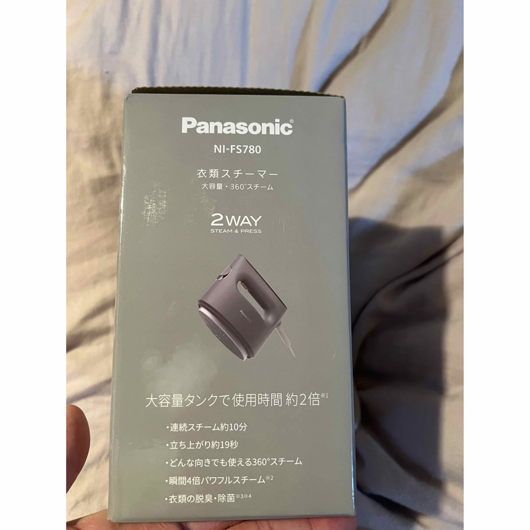 Panasonic(パナソニック)のPanasonic 衣類スチーマー NI-FS780-H カームグレー新品未使用 スマホ/家電/カメラの生活家電(アイロン)の商品写真