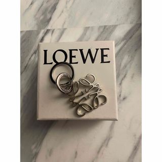 ロエベ(LOEWE)のLOEWE アナグラム キーホルダー チャーム(キーホルダー)