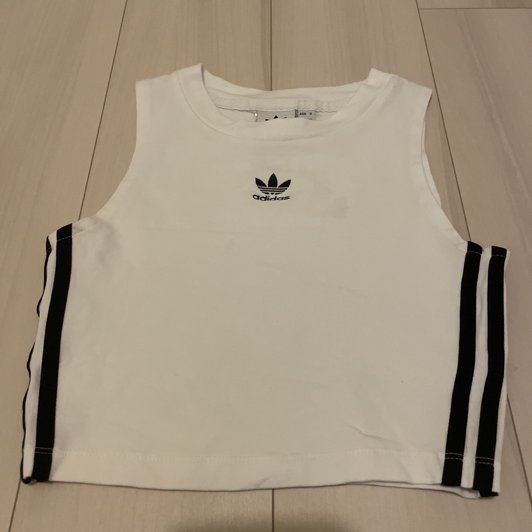 adidas(アディダス)のアディダス　ノースリーブトップス レディースのトップス(カットソー(半袖/袖なし))の商品写真