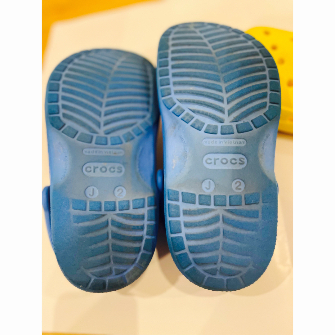 crocs(クロックス)のクロックス　サンダルJ2  ブルー&ノーブランドサンダル21cm キッズ/ベビー/マタニティのキッズ靴/シューズ(15cm~)(サンダル)の商品写真