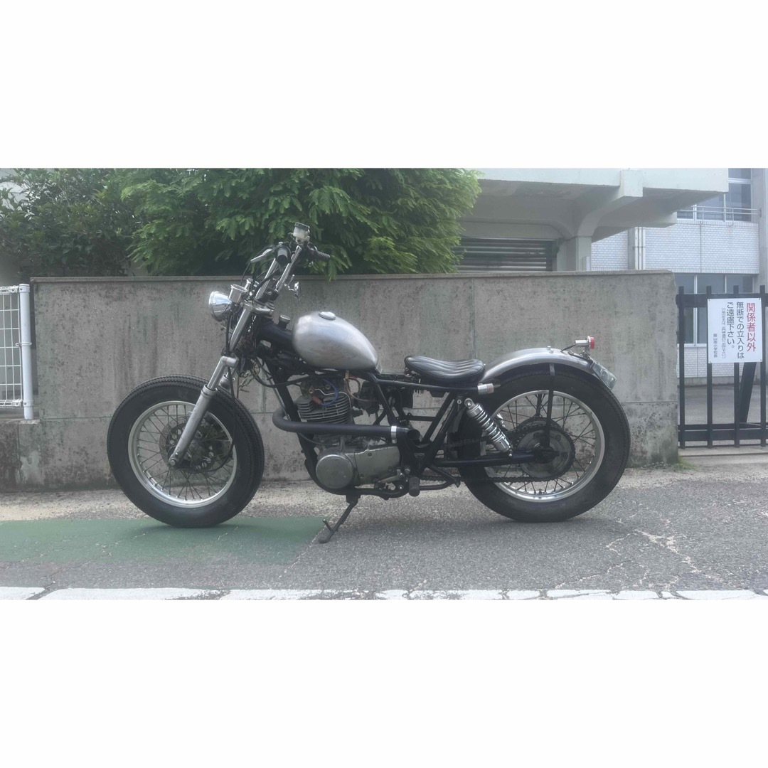 SR400 左出しマフラー　フルエキ　直管　ポン付け