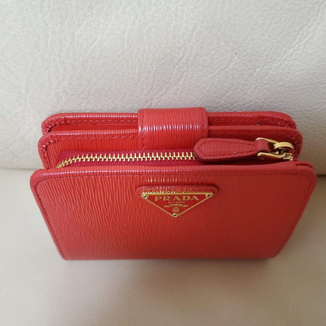 PRADA(プラダ)のPRADA ２つ折り財布 レディースのファッション小物(財布)の商品写真