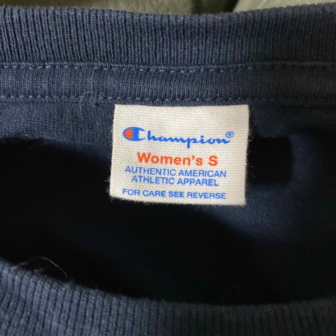 Champion(チャンピオン)のチャンピオン　ネイビー　Tシャツ レディースのトップス(Tシャツ(半袖/袖なし))の商品写真