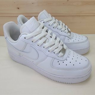 ○★新品 未使用 NIKE  エア フォース ワン '07 定番スニーカー 23