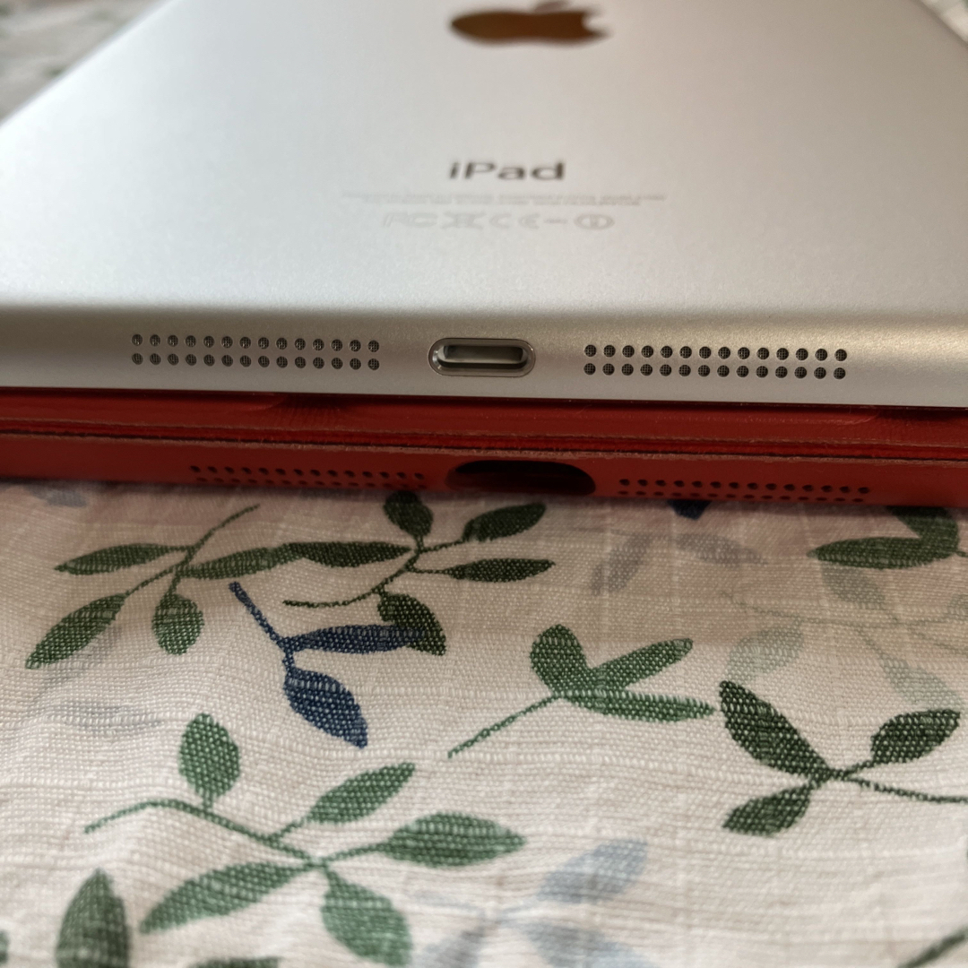 iPad mini2 シルバー16GB Wi-Fiモデル＋Smart Case