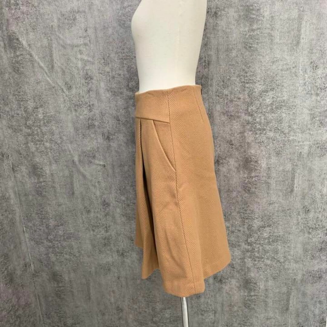 UNITED ARROWS(ユナイテッドアローズ)のユナイテッドアローズ　キャメル　美ラインスカート ウールスカート レディースのスカート(ひざ丈スカート)の商品写真