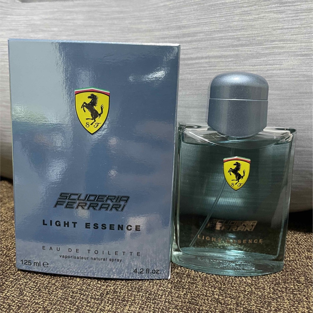 Ferrari - フェラーリ ライトエッセンス オードトワレ 125mLの通販 by