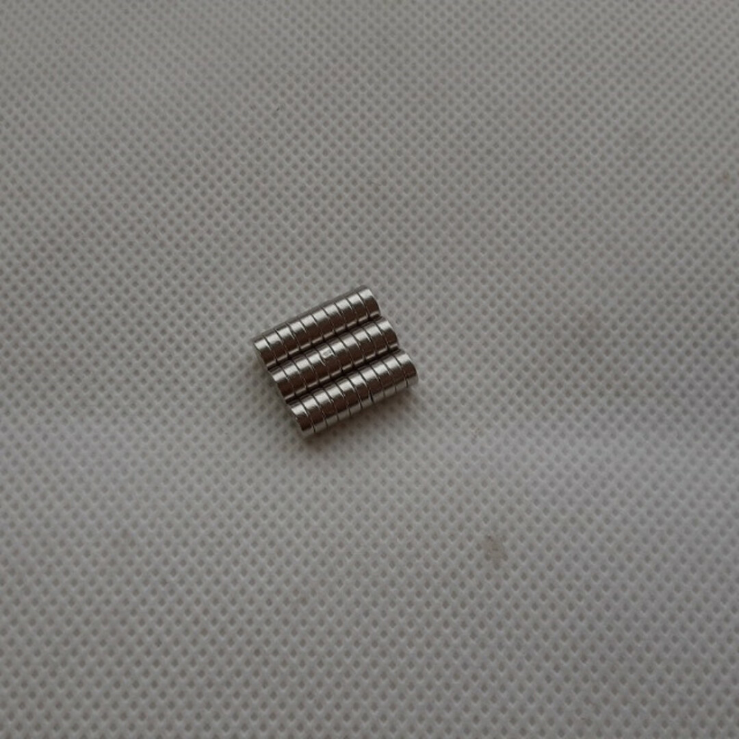 ネオジム磁石 30個 4mm×2mm アクセサリー マグネットピン ハンドメイド 通販