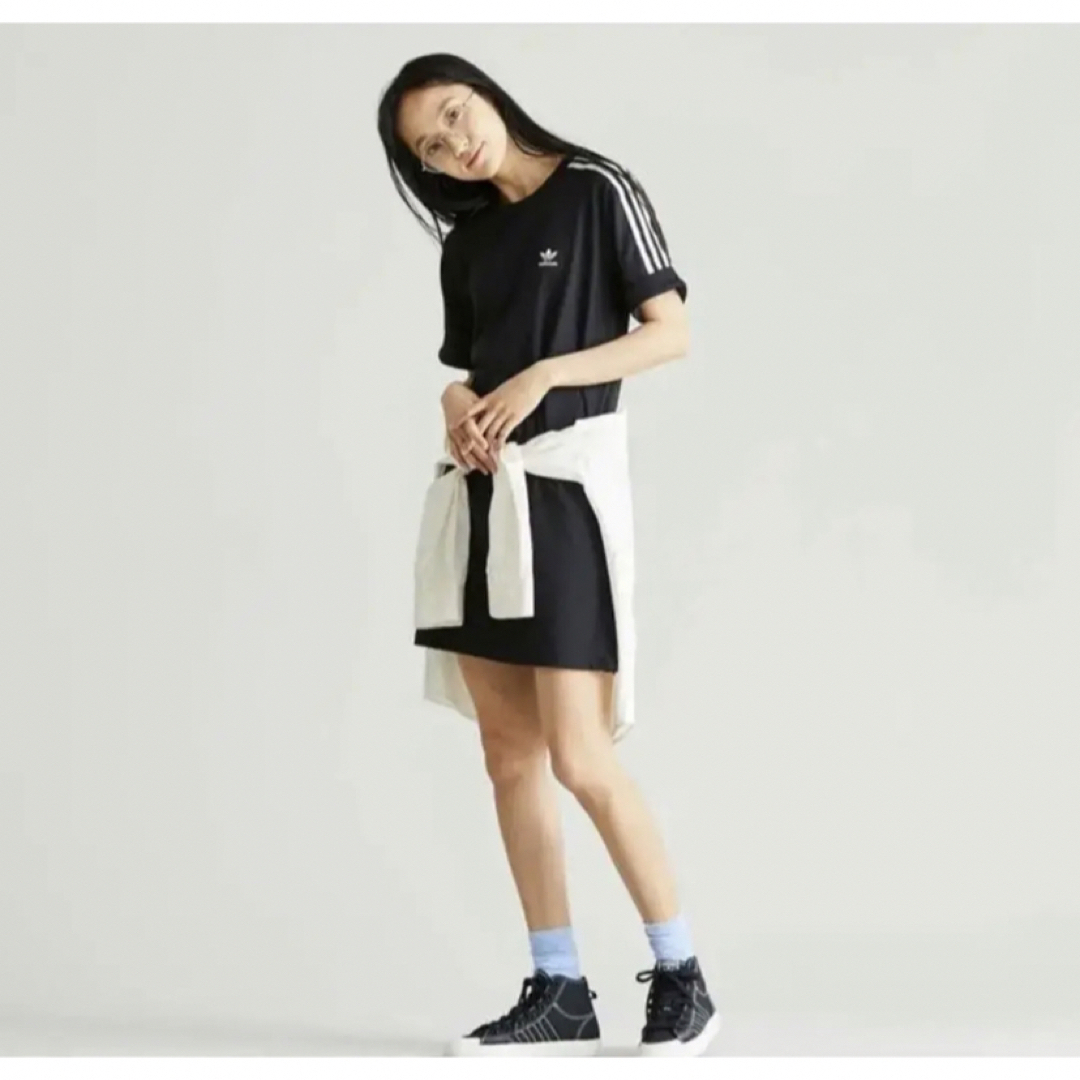 adidas(アディダス)の新品未使用タグ付　adidas ワンピース　スポーティ　ライン　Tシャツ レディースのワンピース(ひざ丈ワンピース)の商品写真