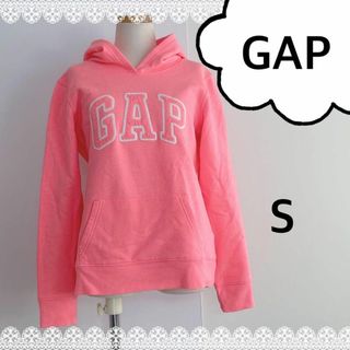 ギャップ(GAP)のGAP ピンク　ロゴ　パーカー　S(パーカー)